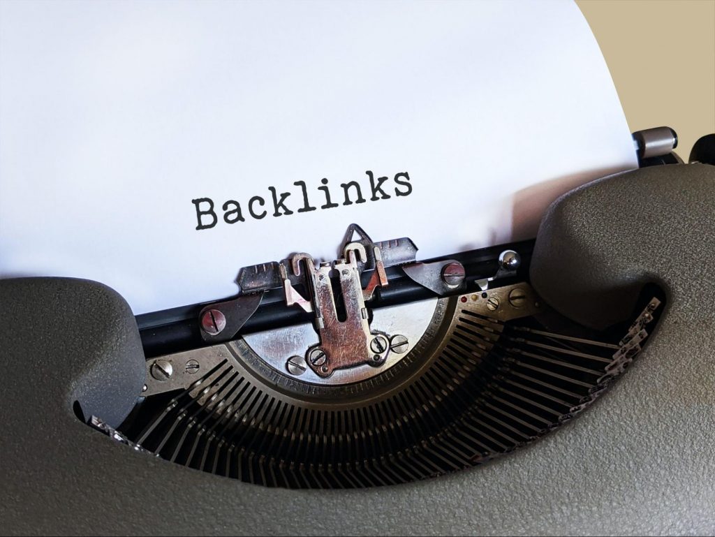 Image of a typewriting machine with the word Backlinks